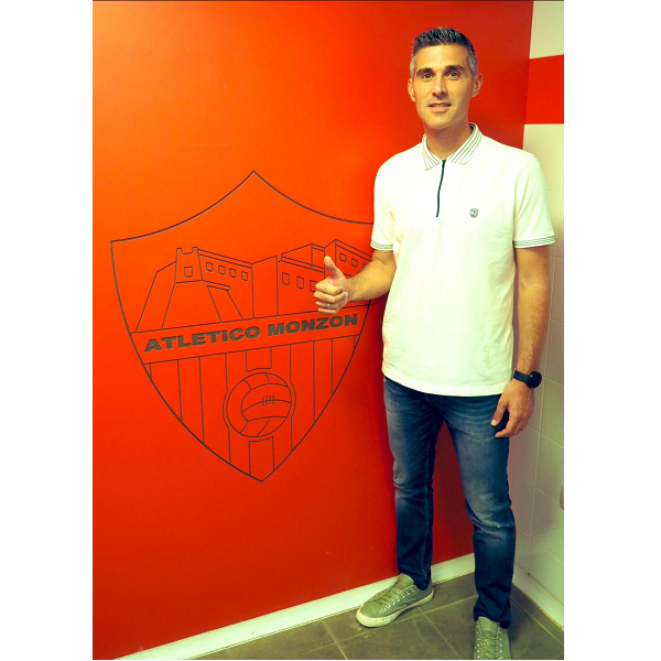 Cristian Abad entrenador del Atlético Monzón Alumbra